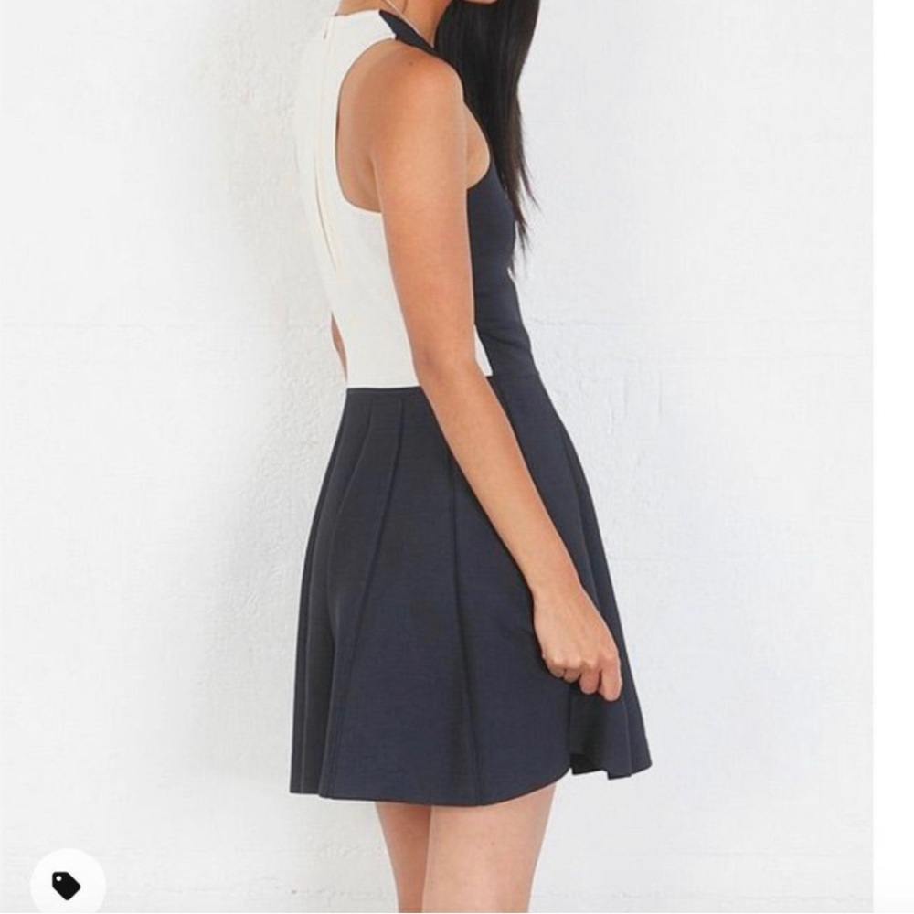 XS Parker fit and flare pleats racer back colorblock black white/ivory